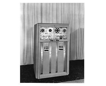 L'IBM 726, premier lecteur de bande magnétique viable