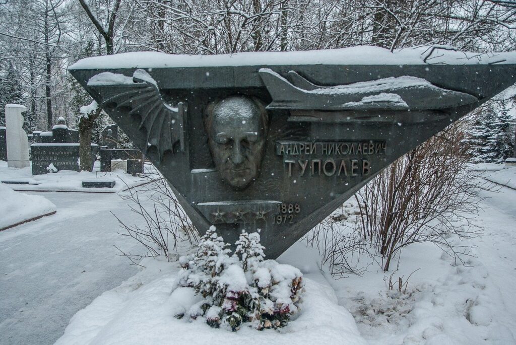 La stèle d'Andreï Tupolev