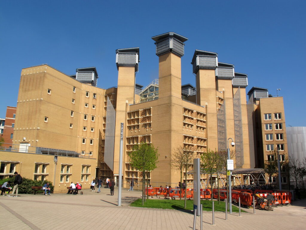 Le Frederick Lanchester Building, à l'université de Coventry, en Angleterre.